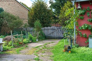 Unclassified image, 5 of 38, button - Holiday Apartment 'Pieck' with Shared Garden and Wi-Fi (Raduhn)
