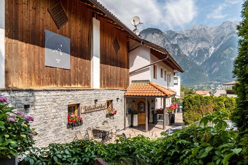 Apartment 'Große Wohnung Mit Garten' with Mountain View, Private Terrace and Wi-Fi