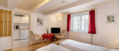 1 bedroom, free WiFi, bed sheets