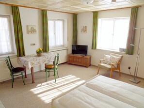 1 chambre, Wi-Fi gratuit, draps fournis