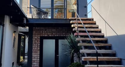 Oopsy Daisy/double story rental unit/ lagoon view