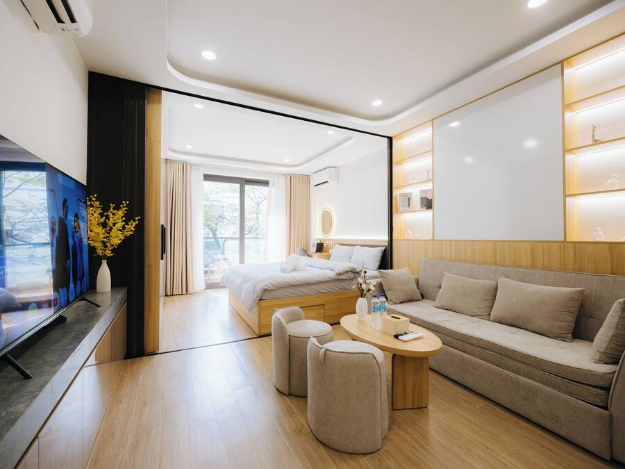 Deluxe-lejlighed - balkon - byudsigt | Skrivebord, arbejdsområde til bærbare computere, gratis Wi-Fi, sengetøj