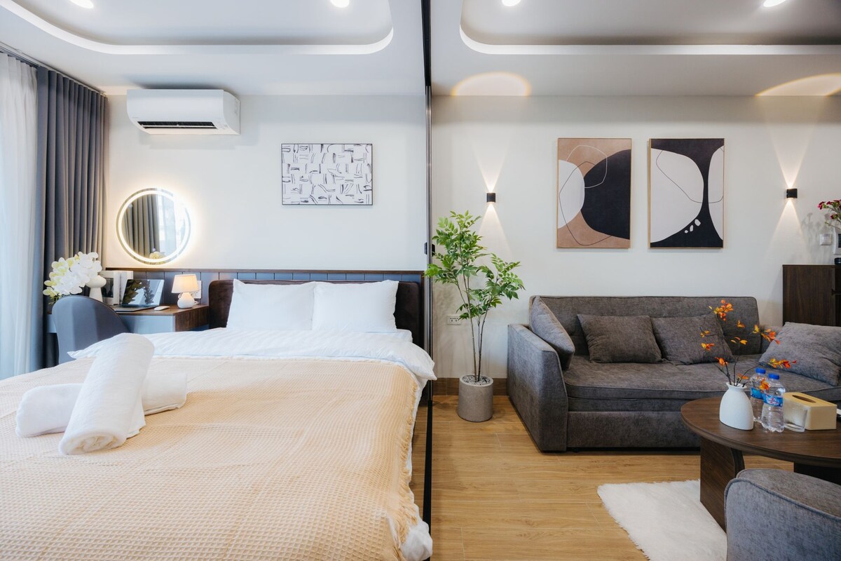 Gallery Double Room | Desk, laptop workspace, blackout curtains, iron/ironing board