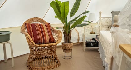 Glamping 'Tipi Yurt Tent in the Lake District' with Private Terrace, Garden, and Wi-Fi