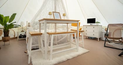 Glamping 'Tipi Jurte Zelt In Der Seenplatte' mit privater Terrasse, privatem Garten und Wi-Fi