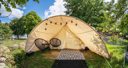 Glamping 'Tipi Jurte Zelt In Der Seenplatte' mit privater Terrasse, privatem Garten und Wi-Fi