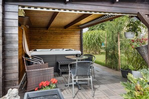 Terrace/patio - Holiday Apartment 'Waldmann' with Shared Terrace, Garden & Wi-Fi (Hattorf am Harz)