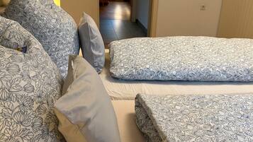 2 quartos, ferros/tábuas de passar roupa, Wi-Fi de cortesia