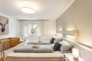 2 chambres, fer et planche à repasser, accès au Wi-Fi (inclus)