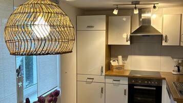 Refrigerador, horno, placa de cocina, lavavajillas