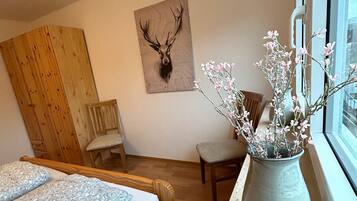 2 chambres, fer et planche à repasser, Wi-Fi gratuit, draps fournis