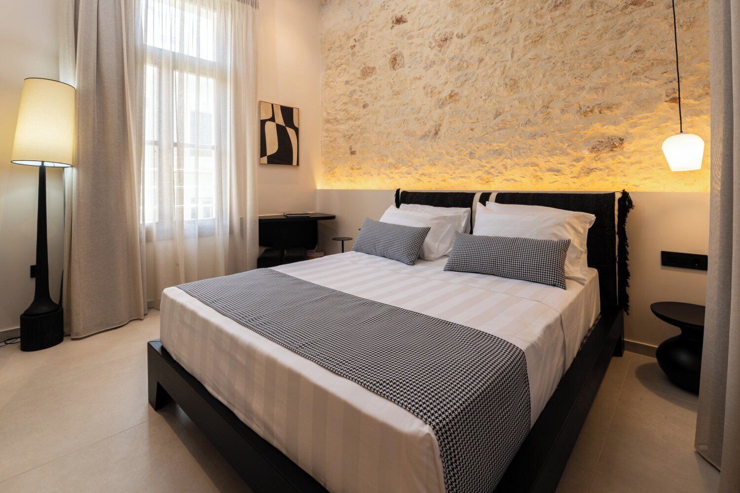 Decoración personalizada, muebles diferentes y escritorio 