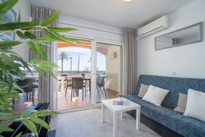 Smart TV - Apartment in Empuriabrava with Sea Views (Empuriabrava)