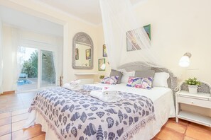 3 bedrooms, iron/ironing board