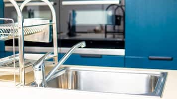 Cookware/dishes/utensils