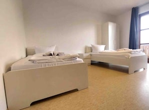 2 bedrooms, free WiFi, bed sheets