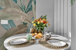 Dining - Elegant and cosy flat in Milan, closed to Fashion District, Navigli and Duomo (Milan)