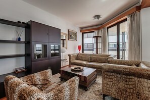TV - Elegance a Few Steps from the Lake (Yamina Luxury Apartment) (Lugano)