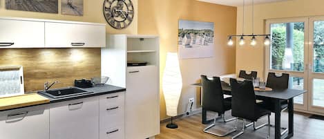 Fridge, oven, dishwasher, coffee/tea maker
