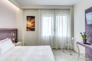 3 bedrooms, iron/ironing board, WiFi, bed sheets - Elegant guesthouse in the heart of Rome, within walking distance of Vatican City (Roma)