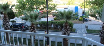 ทานิดิก อพาร์ต