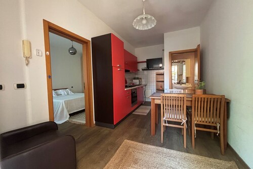 CN021 - Cesenatico, two-room apartment with courtyard in central position