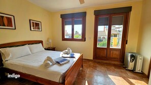 2 chambres, fer et planche à repasser, accès au Wi-Fi (inclus)