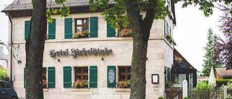 Majoituspaikan julkisivu