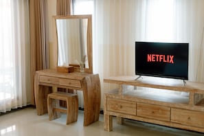 標準別墅 | 客房內保險箱、書桌、筆電工作空間、免費無線上網