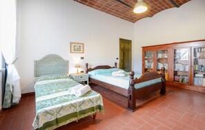 3 bedrooms, travel cot, free WiFi - Stunning home in Campiglia Marittima (Campiglia Marittima)