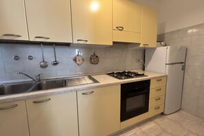 Private kitchen - CN016 - Cesenatico, comfortable three-room apartment near the sea with parking space (Cesenatico)