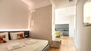 Unclassified image, 2 of 15, button - Htm Tower - 501 Executive by Halldis (Mestre)