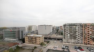 Parking sans voiturier (15 EUR par nuit)