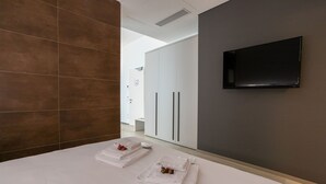Unclassified image, 4 of 14, button - Htm Tower - 701 Executive by Halldis (Mestre)