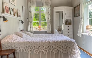 3 bedrooms, travel crib, free WiFi