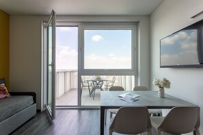 Balcony / Terrace / Patio, Living Room, Scenic View