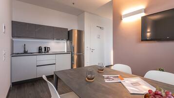 Kühlschrank, Herdplatte, Geschirrspüler