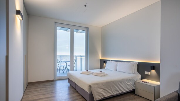 1 bedroom, travel crib, WiFi (free)