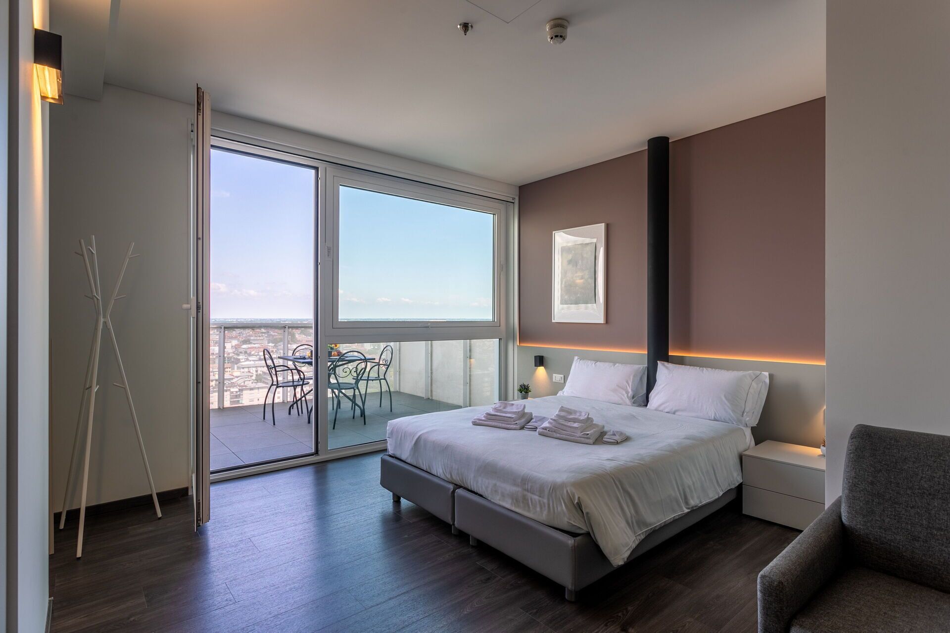 1 bedroom, travel crib, free WiFi, wheelchair access