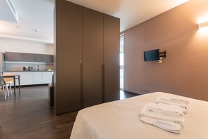 1 bedroom, travel crib, free WiFi, wheelchair access - Htm Tower - 1603 Executive by Halldis (Mestre)