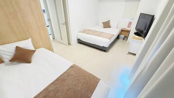 Superior-Apartment, Balkon, Stadtblick | Verdunkelungsvorhänge, schallisolierte Zimmer, Bügeleisen/Bügelbrett