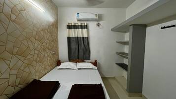 2 chambres, fer et planche Ă repasser, Wi-Fi, draps fournis