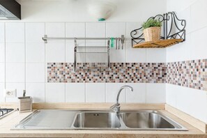 Kühlschrank, Ofen, Herdplatte, Geschirrspüler