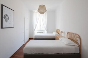 2 dormitoris, escriptori, planxa i posts de planxar i wifi gratuïta