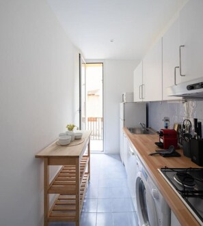 Fridge, dishwasher, coffee/tea maker - Appartamento raffinato vicino a Piazza di Spagna (Rome)