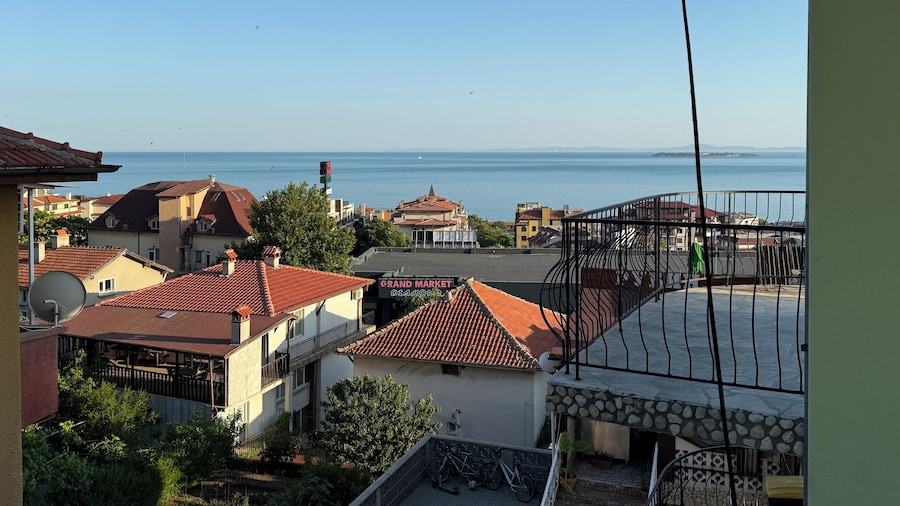 Central Studios with Sea View