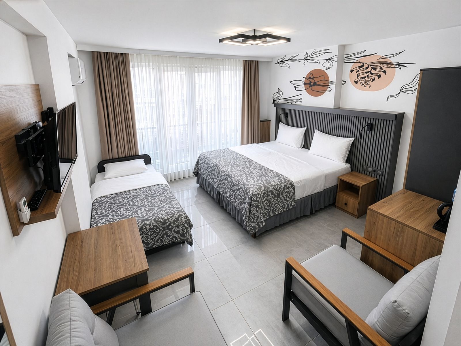 Familien-Dreibettzimmer | Allergikerbettwaren, Tempur-Pedic-Betten, schallisolierte Zimmer