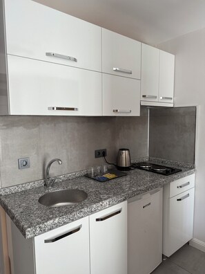 Comfort Single Room | Private kitchen