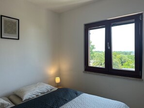 2 habitaciones, tabla de planchar con plancha y wifi gratis 