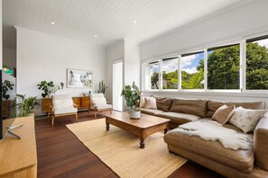 Smart-TV, peis og stereoanlegg